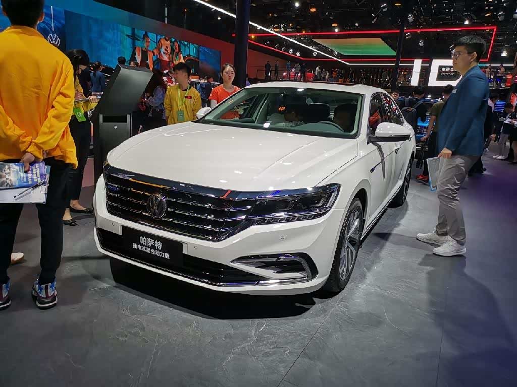 大众帕萨特也是豪车啊,b级车里面都是非常强劲的