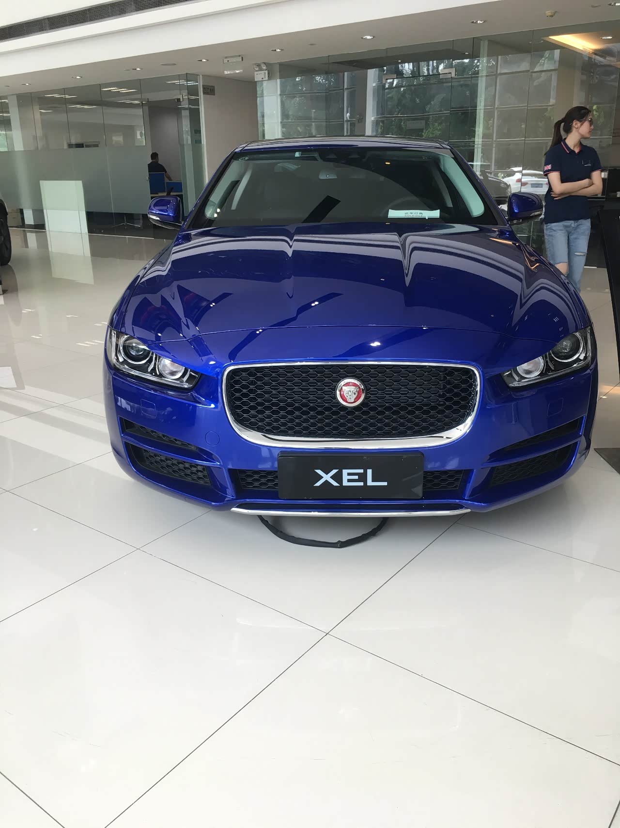 捷豹xel的前脸设计得很简洁时尚_捷豹xe/xel论坛_手机汽车之家