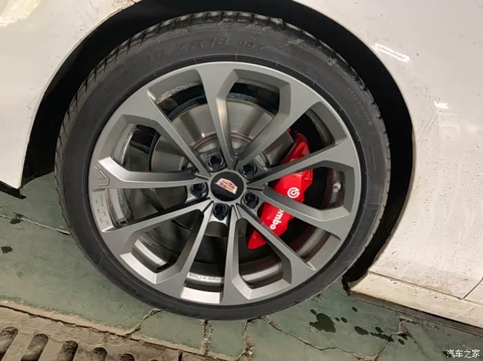 轮改出品18寸锻造vs轮毂 3000公里 基本全新!