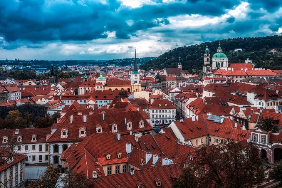 布拉格是捷克共和国的首都,也是该国最大的城市