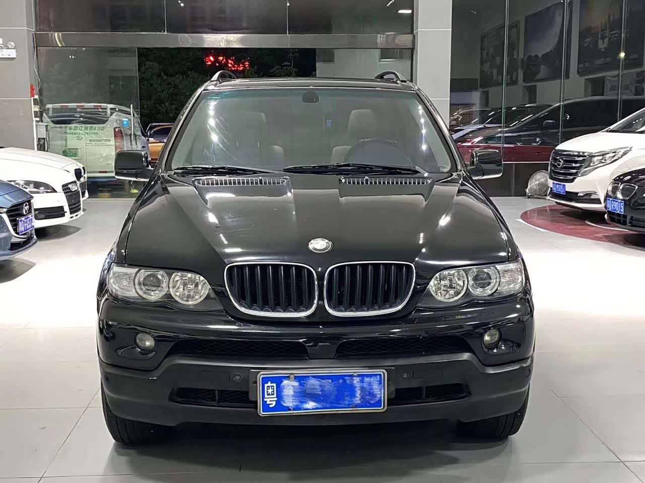 老款的宝马x5非常的有豪车范