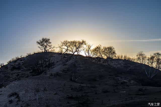 深秋的美景荒凉静谧!