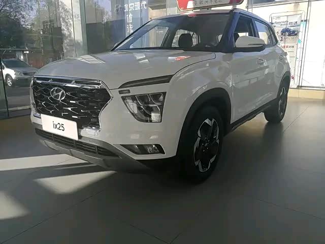 新款的现代ix25,颜值不错,动力足,底盘扎实,性价比不错.