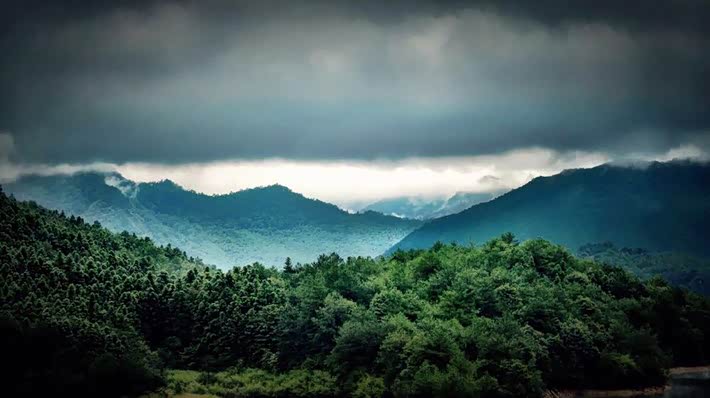 湖光山色,世外桃源,走进大自然感受美好 连绵的青山,清澈的湖