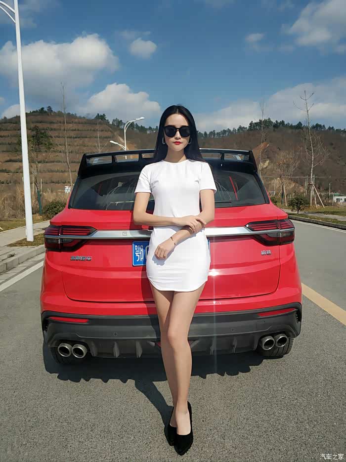 美女恭贺2022年吉利缤越穿越山海拥抱你在十堰