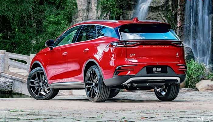 内饰质感大幅度提升中期改款比亚迪唐官方实拍图发布