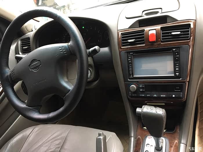 02年日产风度a33等待修复