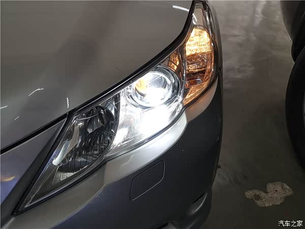 丰田锐志大灯升led双光透镜