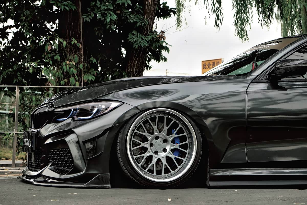 宝马新三系低趴