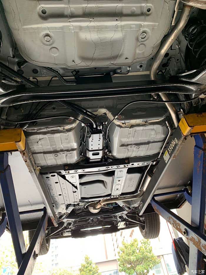 新飞度底盘差距怎么那么大