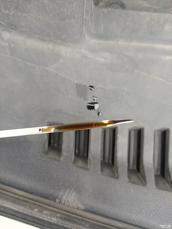 这个机油尺刻度是不是有问题