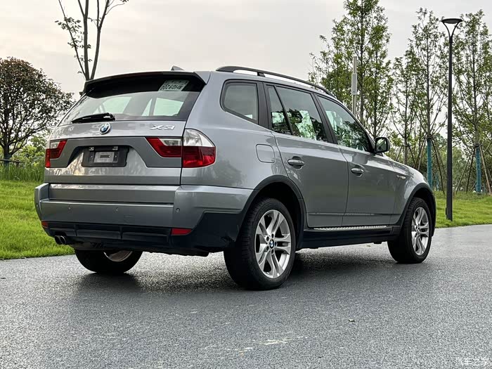 第一代宝马x3宝马e83十多年过去了风采依旧