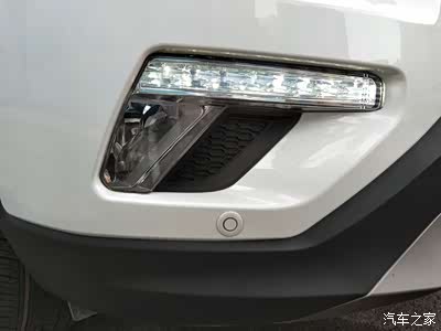 可调试的轮廓灯强化了车辆的体积感和空间感