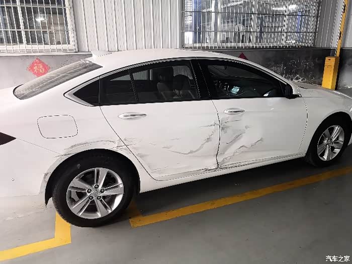 【图】侧面被撞了……_君威论坛_汽车之家论坛