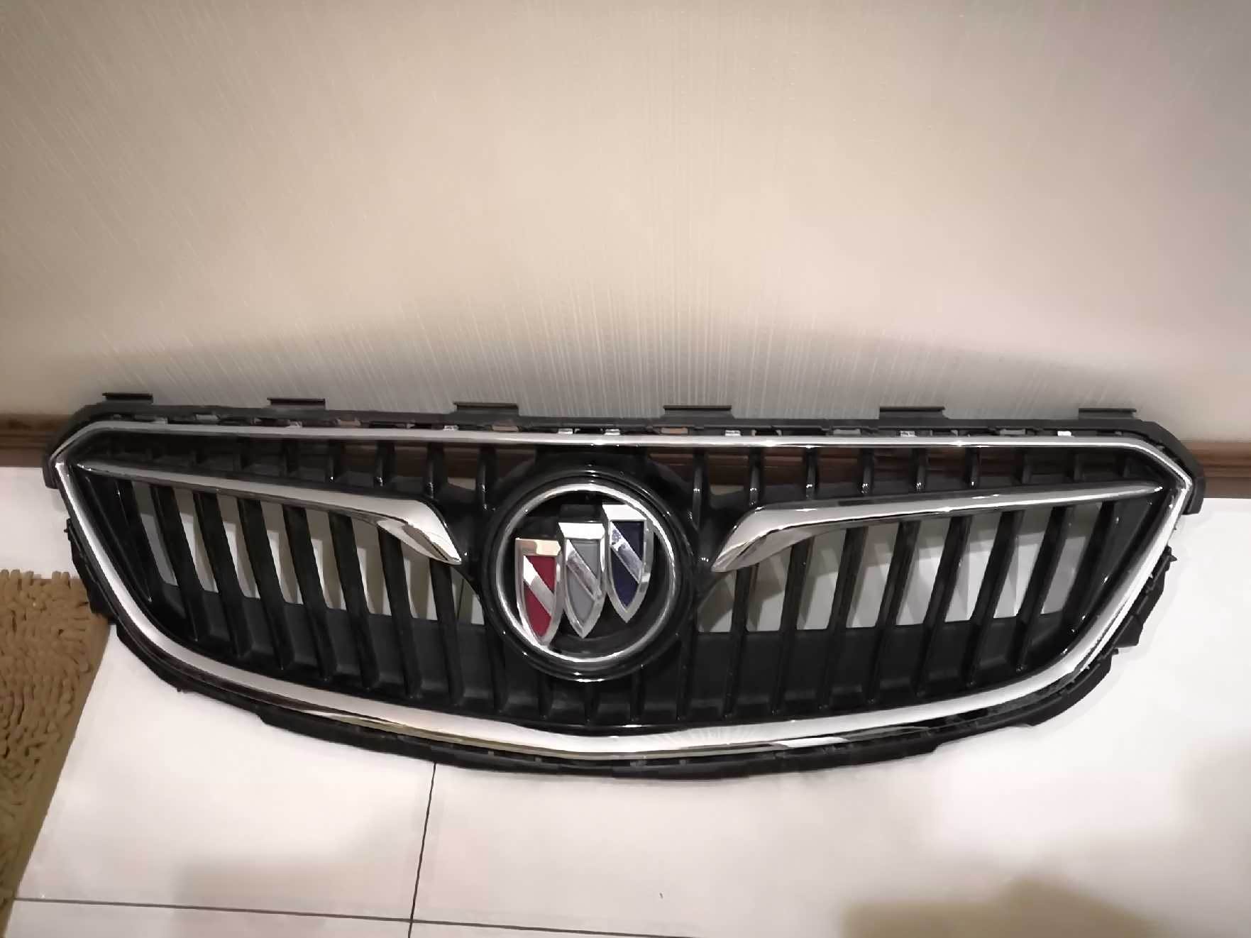 2017君威前杠和中网谁要?