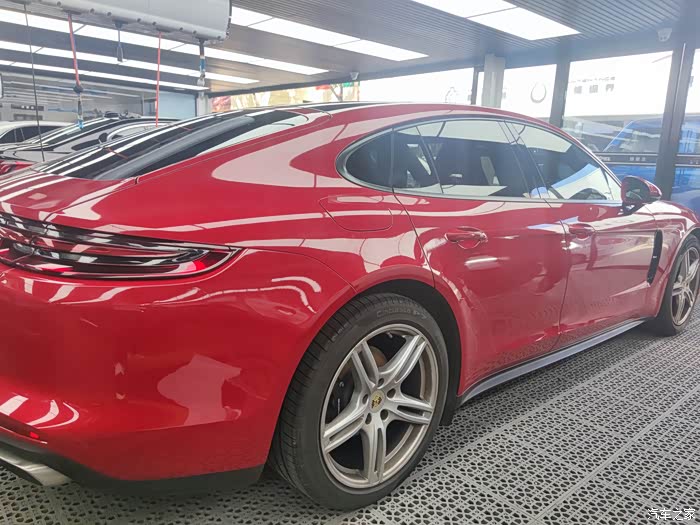 保时捷panamera激情改色焕然一新,ax胭脂红---北京一老郭