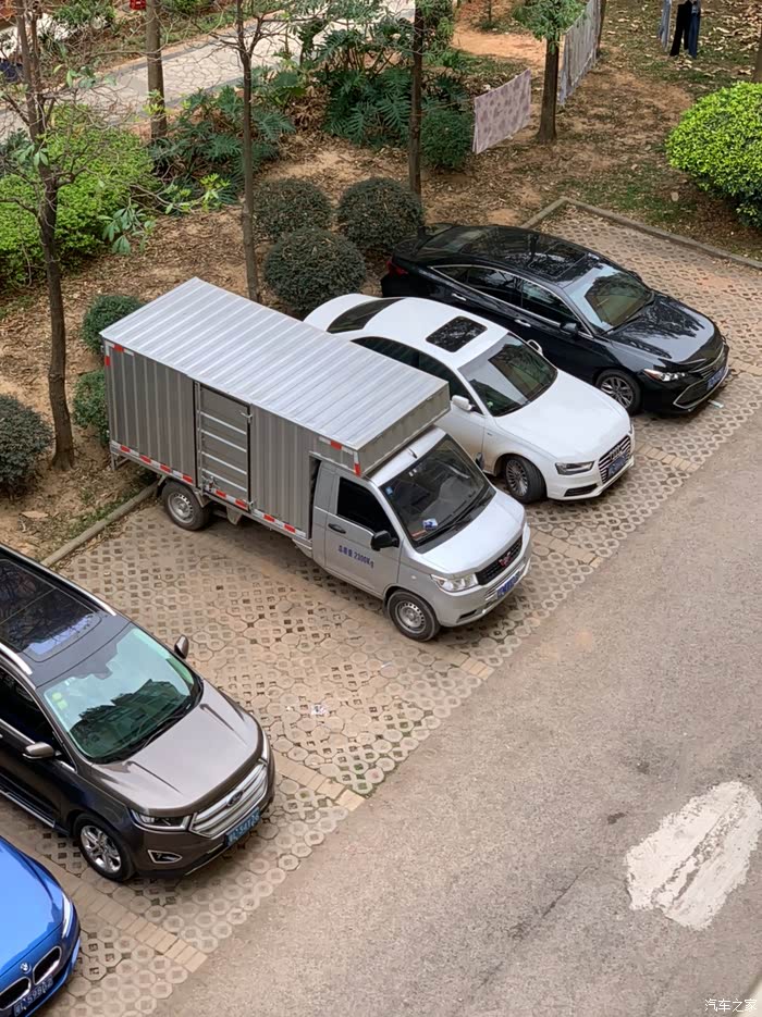 楼上看新卡外观