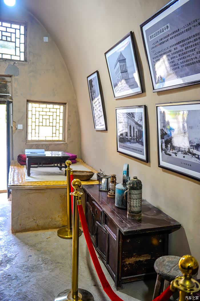 窑洞里,北方特色的泥炕