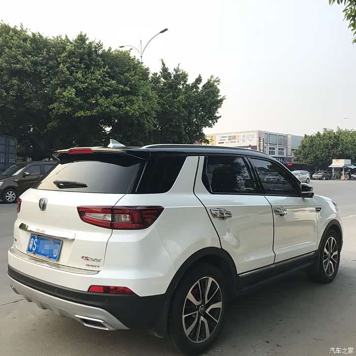 东莞长安cs55车友会黑白配他为它装扮黑顶多图欣赏