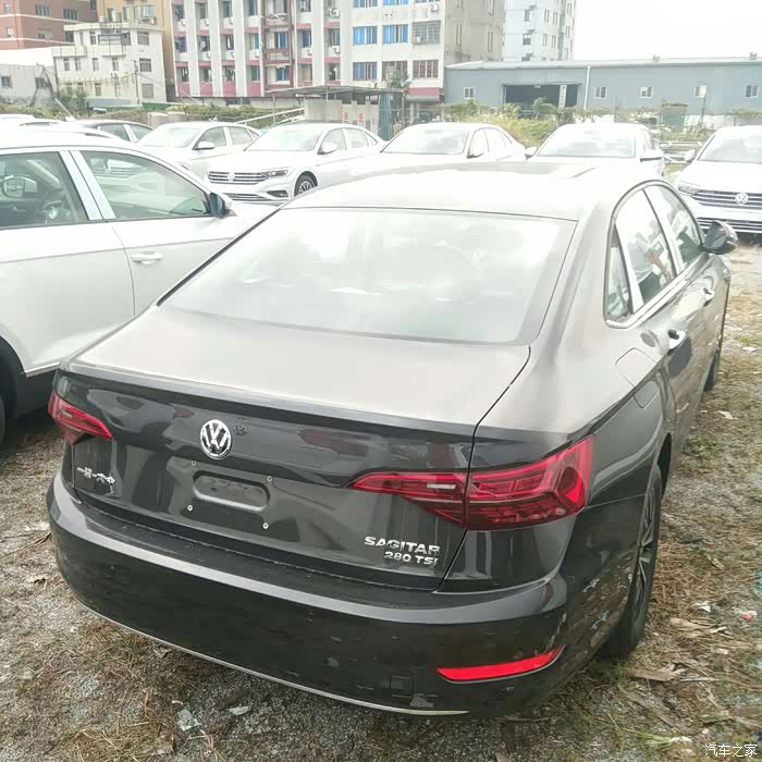 谁有19款速腾砾石灰颜色的实拍照发出来参观一下