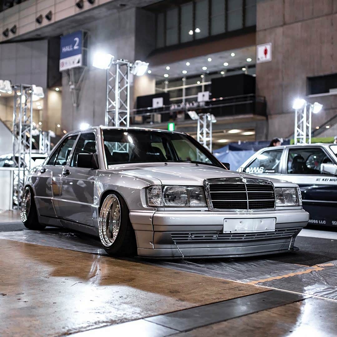 pandem车身宽体套件改装的奔驰190e