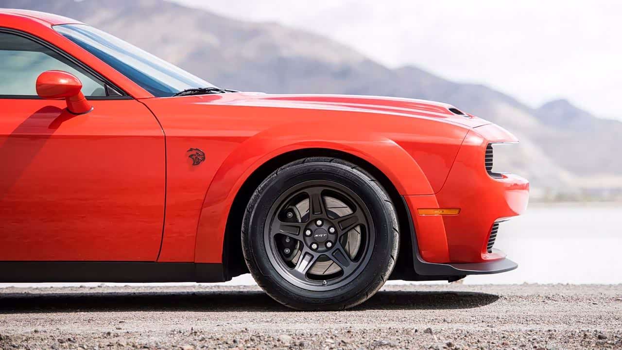 道奇挑战者srt,一副不好惹的样子!