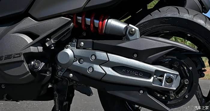 【图】全新晋级光阳ak500premium,电动风挡加弯道abs_摩托车论坛_汽车