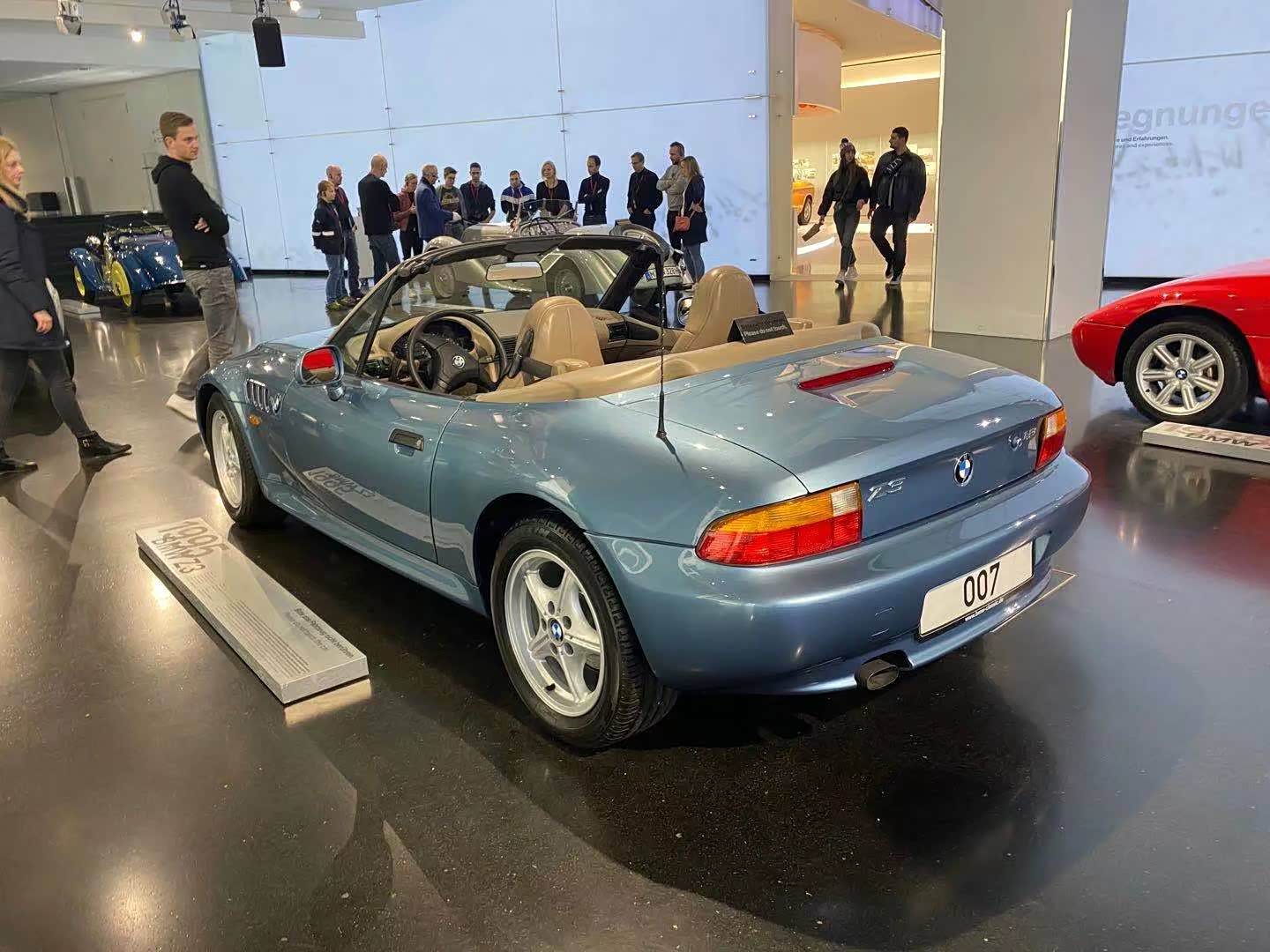 宝马z3是宝马历史中首款大批量生产的z系列车型