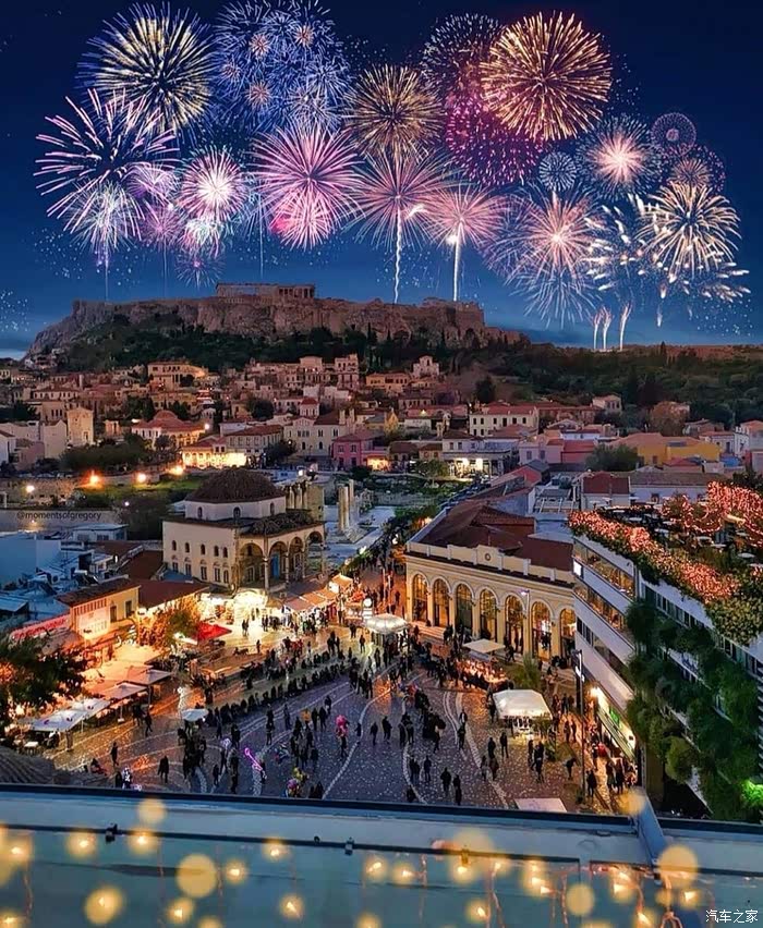 五彩缤纷的烟花秀让全世界的游客过目不忘