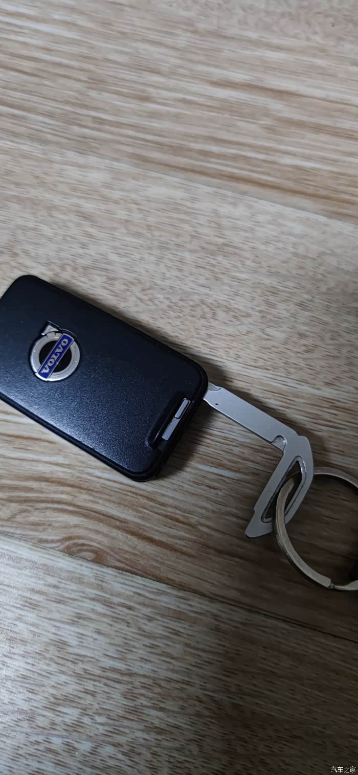 冷雨风作业自己动手更换沃尔沃xc60遥控钥匙电池