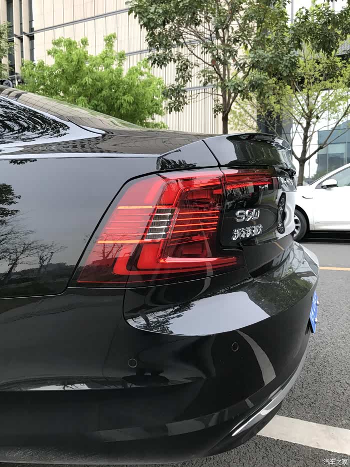 去年我终于拿下了我的爱车,沃尔沃s90