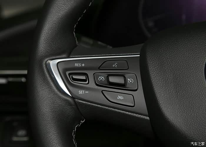 男人的大玩具别克gl6,内饰漂亮,按键美观,稳重大气