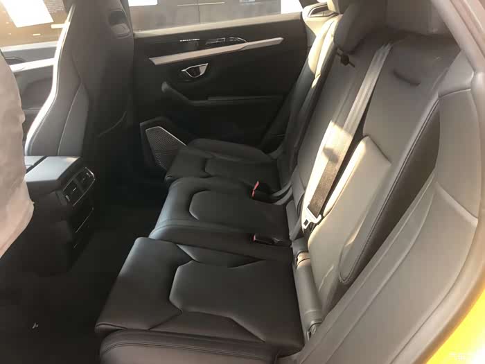 牛牛urus欢欢喜喜带回家喽 全国第一批到车耶