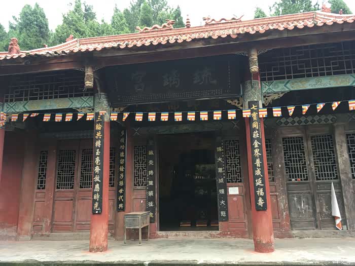 四川长安suv联盟骑云飘飞虔诚朝拜药王寺