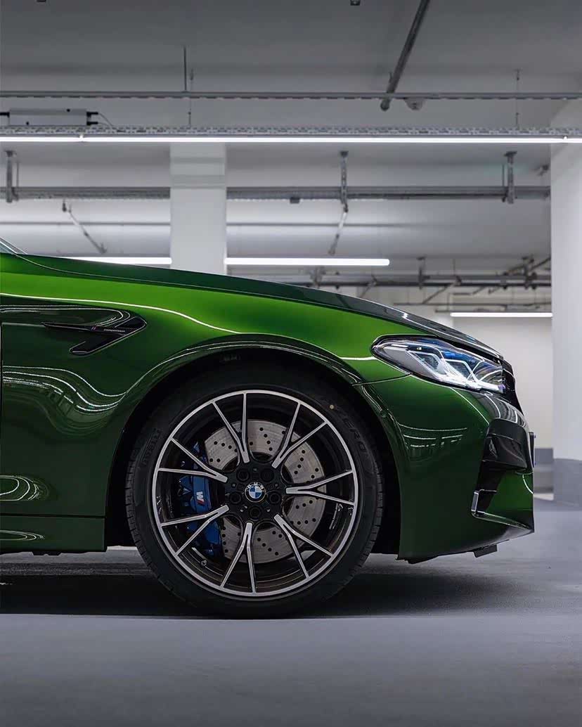 195 | 回复: 0 宝马m系论坛 现在没玩这颜色是不是就out了? bmw m5