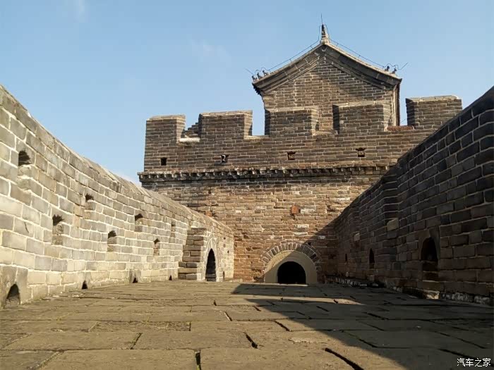 碉楼保存还算完,真难想象古代怎么建造这个庞大工程.