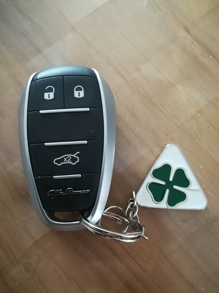 【图】春节快乐,认证下钥匙_阿尔法罗密欧论坛_汽车之家论坛