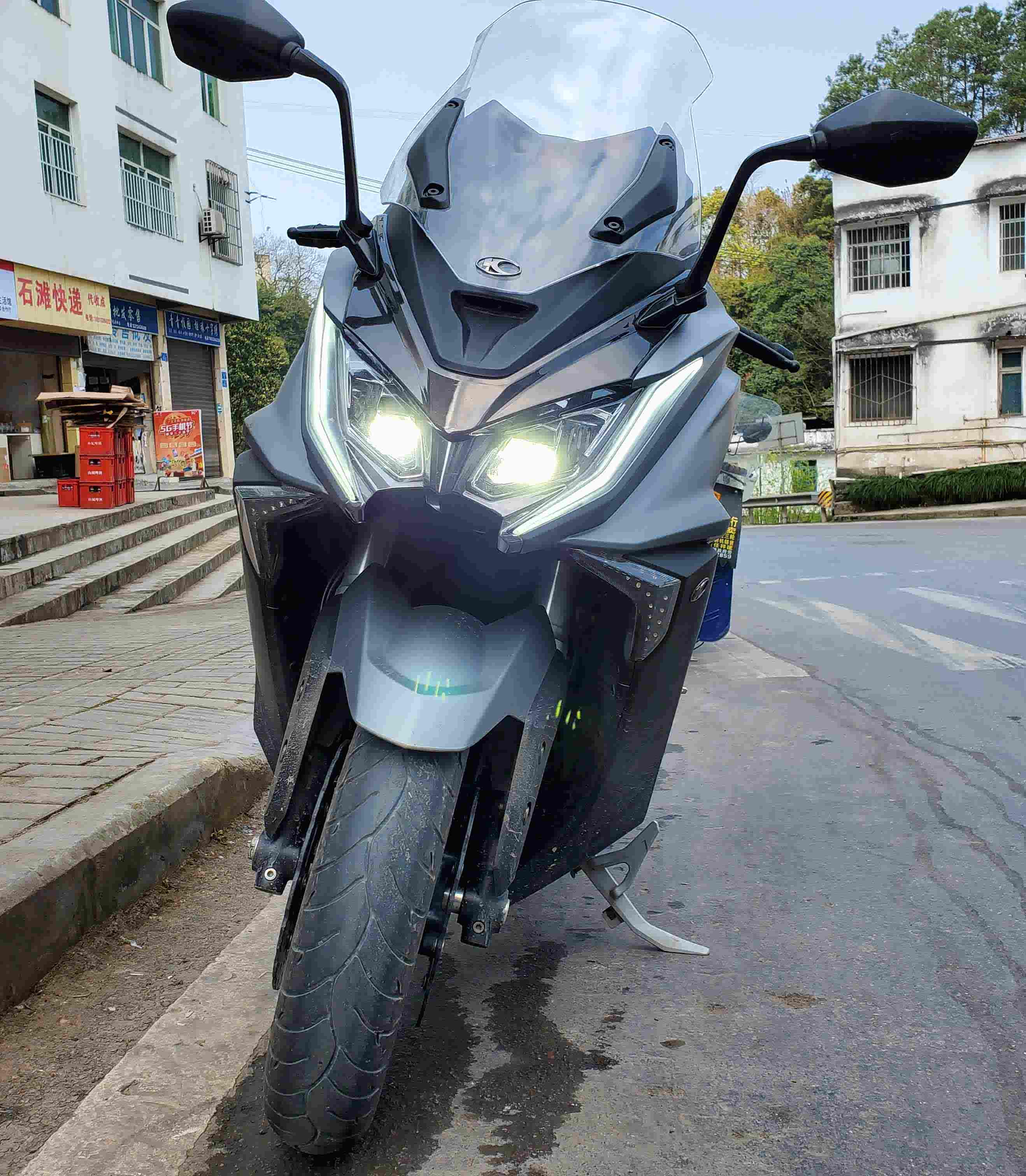 光阳ak550车主请进