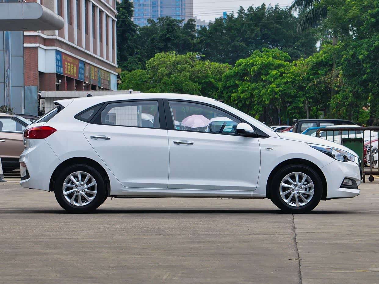 【图】两厢版本给我的感觉更年轻时尚._悦纳rv论坛_汽车之家论坛