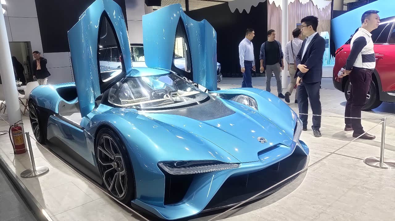 飞翼车!超跑车.快到飞起来.蔚来阿哈哈哈