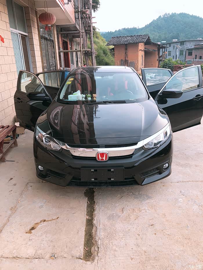 哪位大神有彩晶黑十代思域的照片,麻烦上传来参考一下,谢谢!