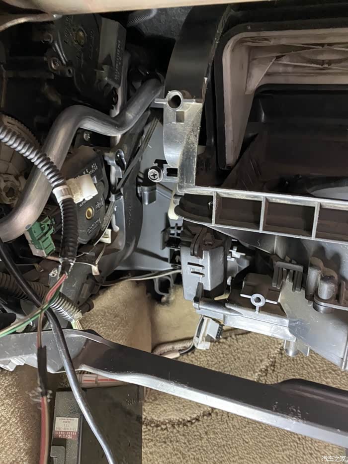 【小方】自己维修皇冠内外循环盖板并清洁鼓风机