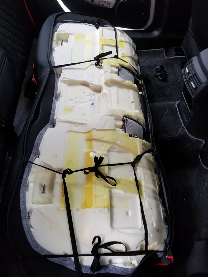【图】观致 suv后座海绵垫那来的水_观致3论坛_汽车之家论坛