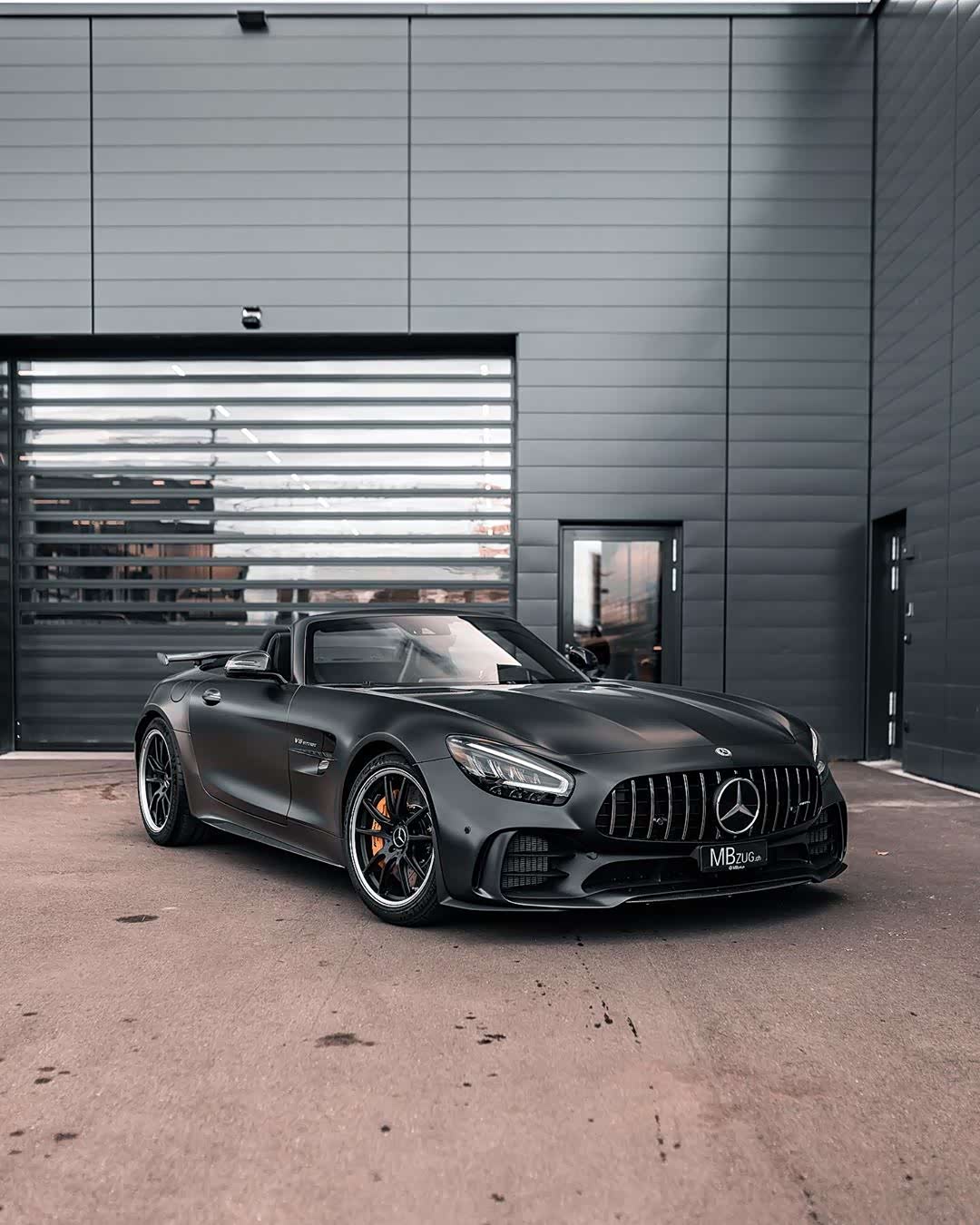 黑武士版的奔驰amg-gt.