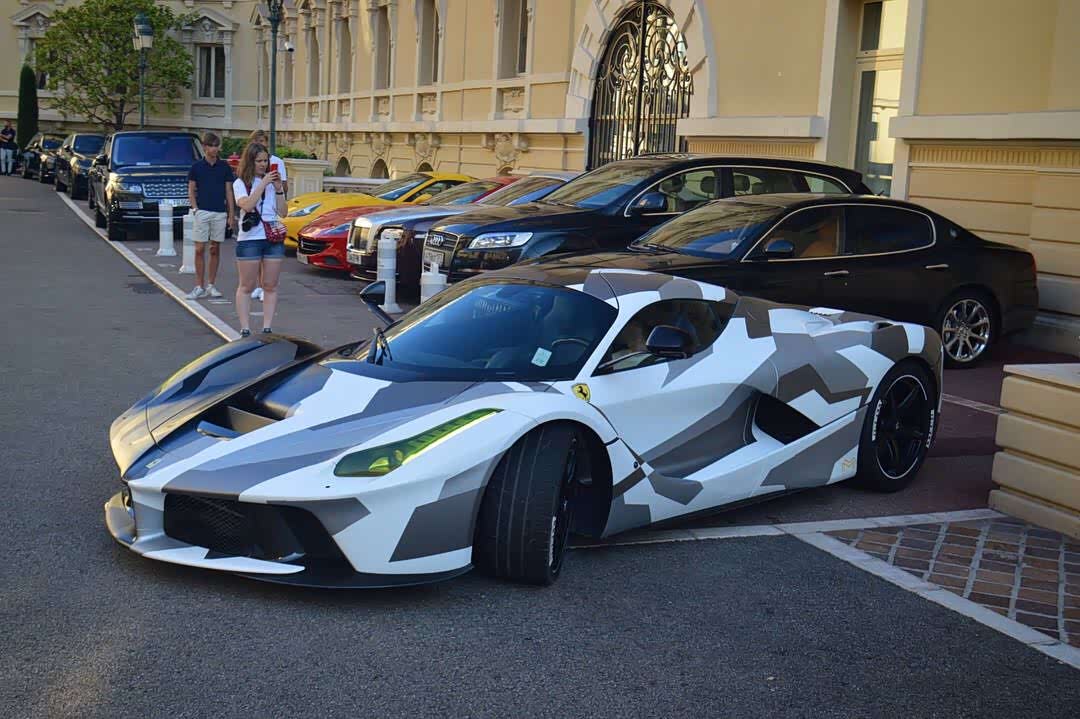 法拉利laferrari,迷彩服辣马