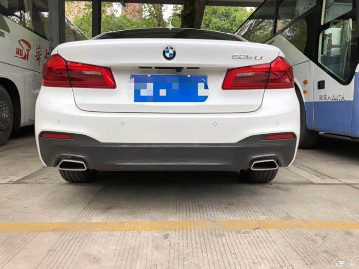 18款525lim运动套装的黑屁股这不好看吗