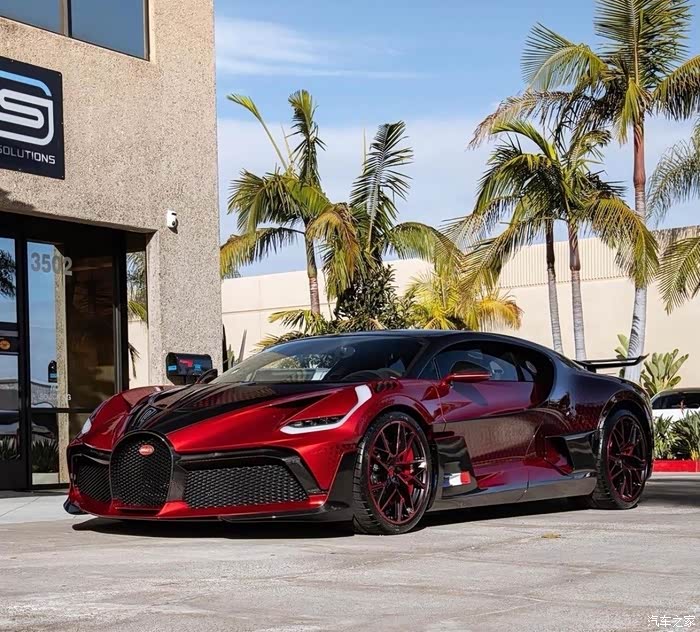 布加迪bugattidivo全身碳纤维涂装深红色漆