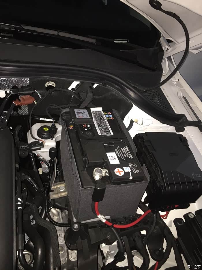 提途观丝绸之路风尚电瓶上没有盖子这是正常的吗