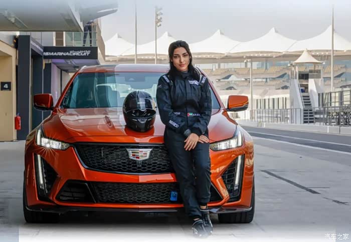 【图】blackwing中国首秀赛车手是帅哥还是美女_凯迪