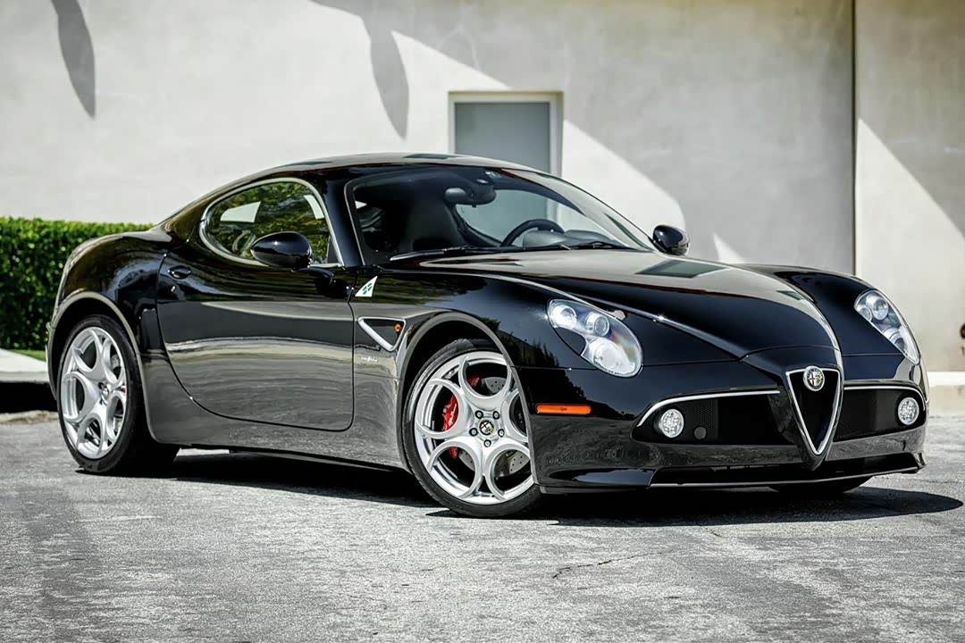 阿尔法罗密欧8c跑车,意式风情的另一种表现